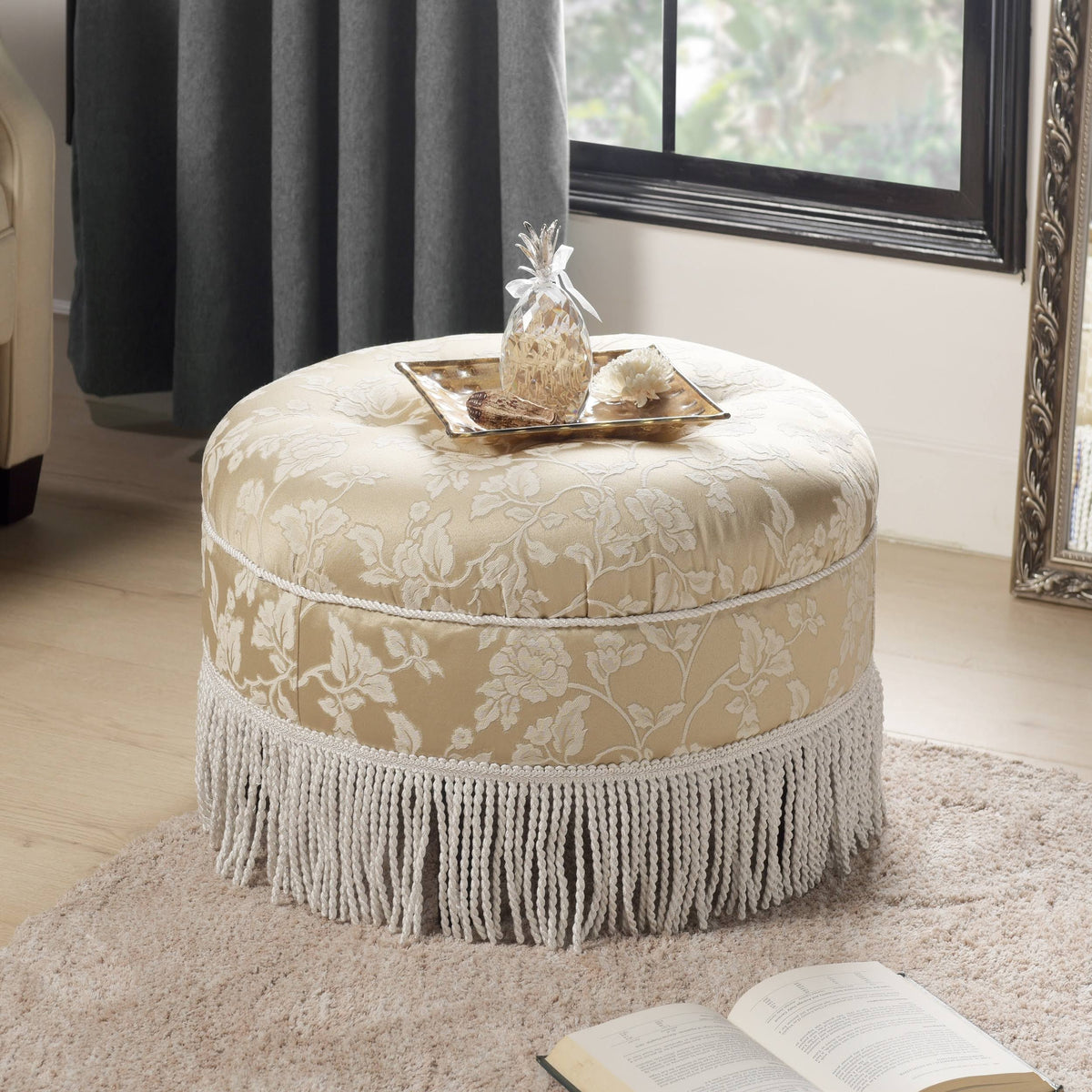 Off White Tufted Round Ottoman O287003