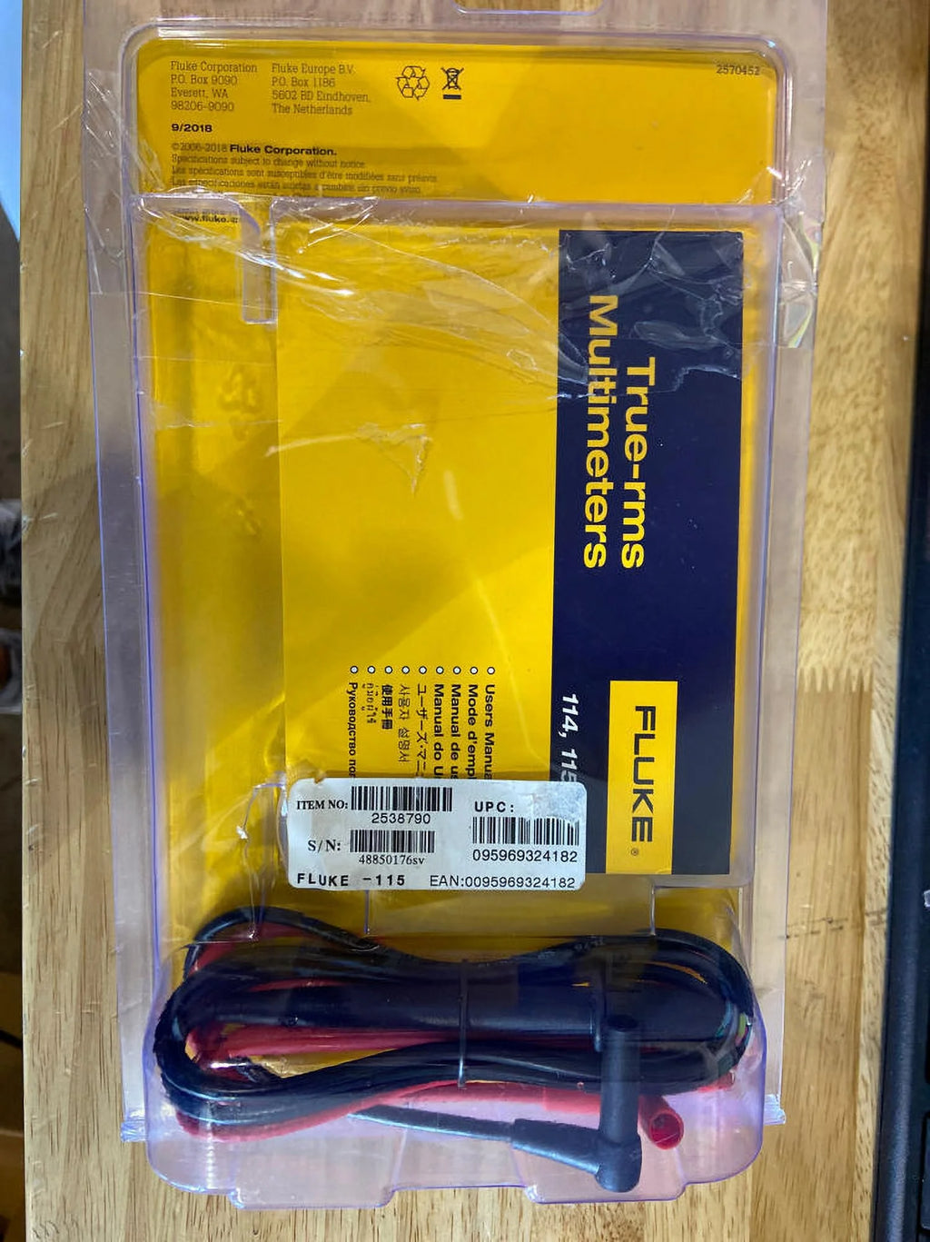 compact true-rms digital multimeter V16646