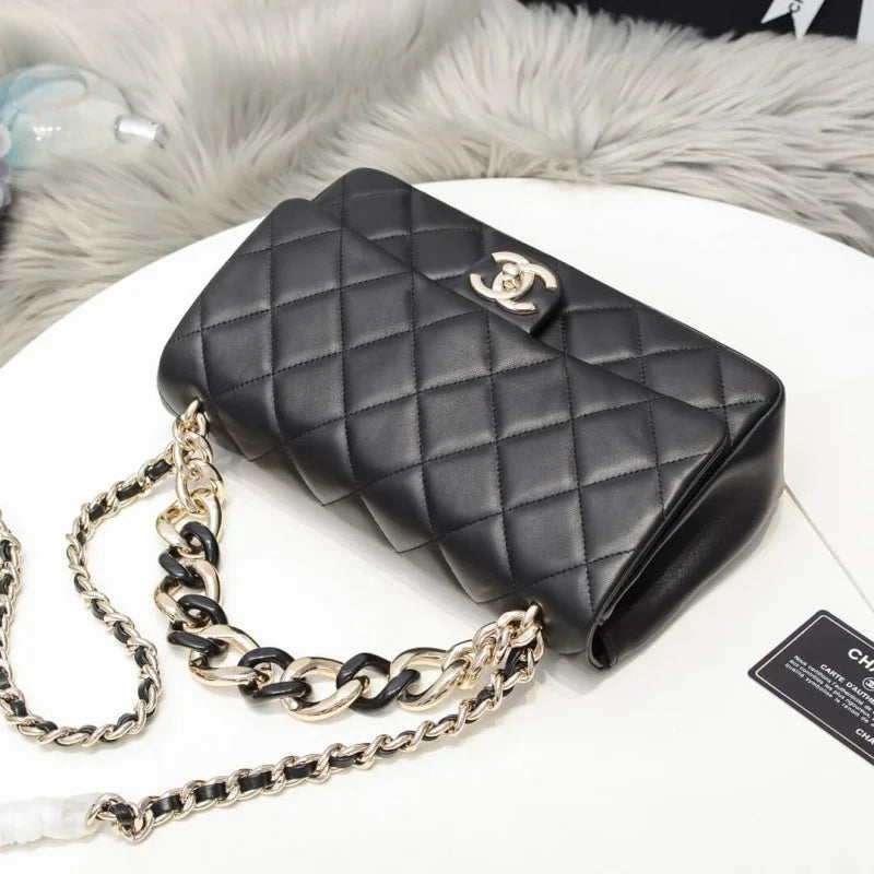 Flap Bag With Large Bi-Color Chain G444