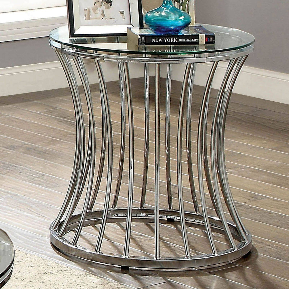 Esme End Table Q7232