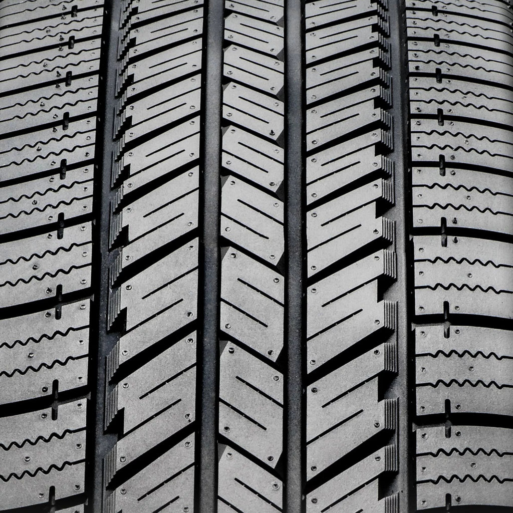 All Season 235/70R16 106T Light Truck Tire V103