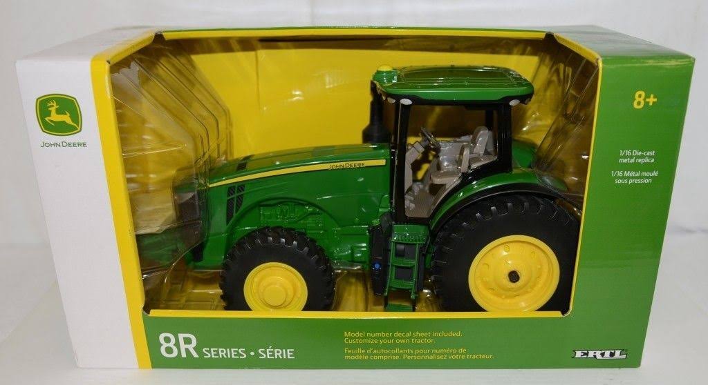 1/16 Scale 8R Tractor Z6558