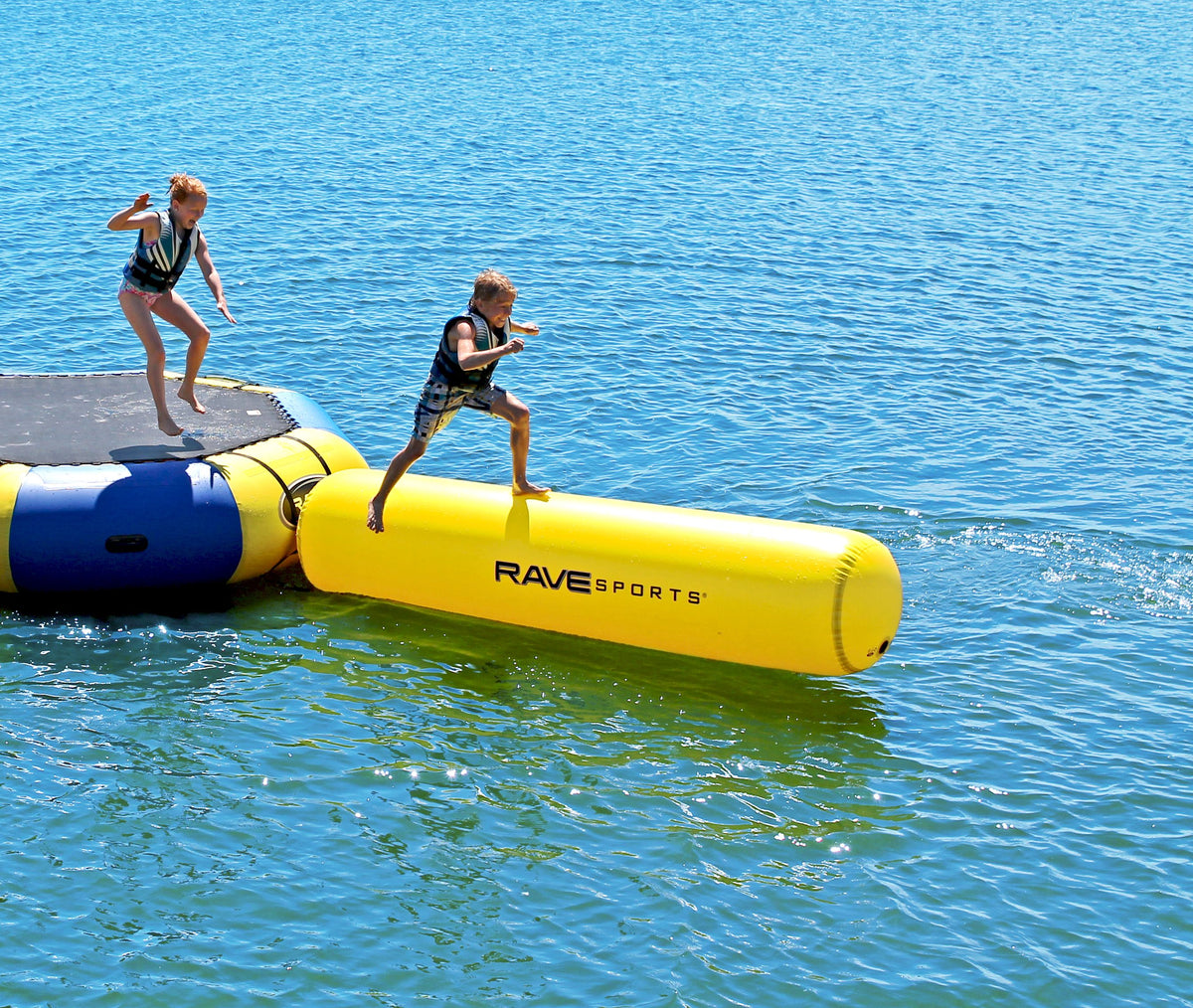Bongo 13 Water Bouncer with Small Slide and Small Log M351