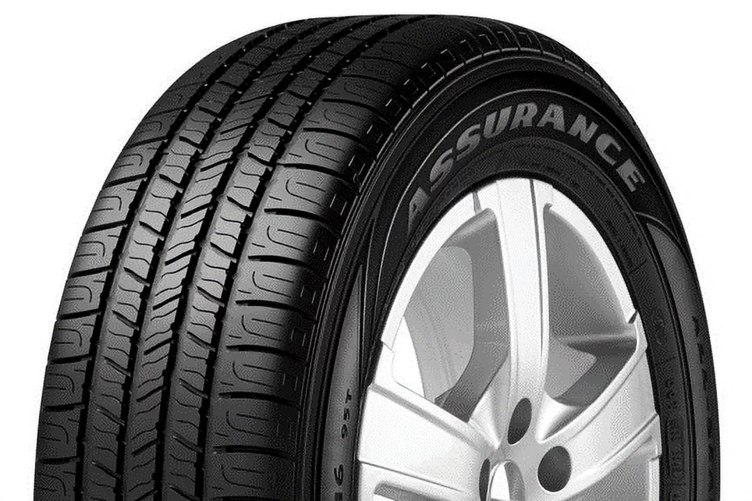 215/60R17 96T All-Season Passenger Tire B726