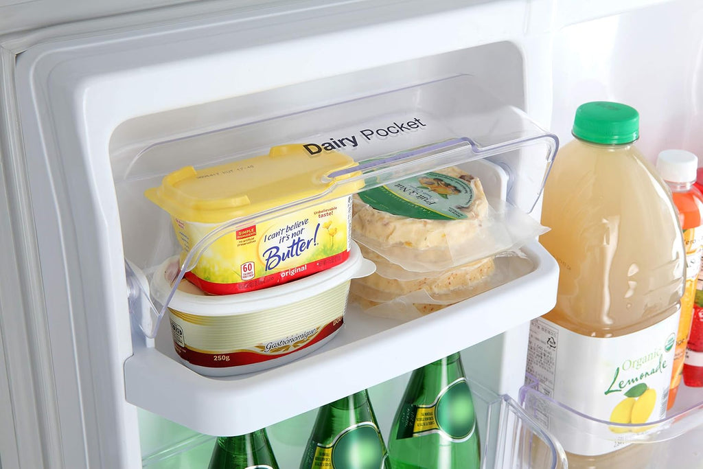 White 18 Cu.Ft Top Mount Refrigerator E75022