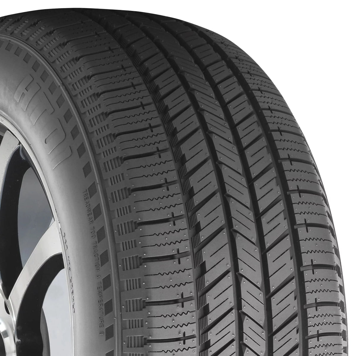 All Season 235/70R16 106T Light Truck Tire V103