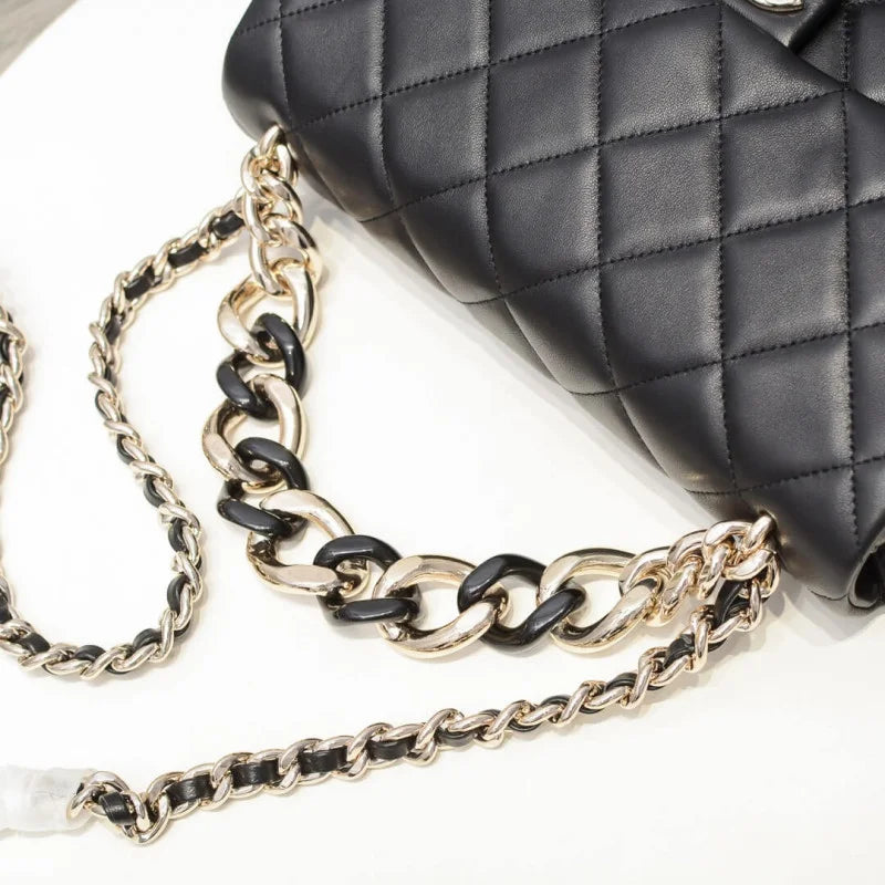 Flap Bag With Large Bi-Color Chain G444